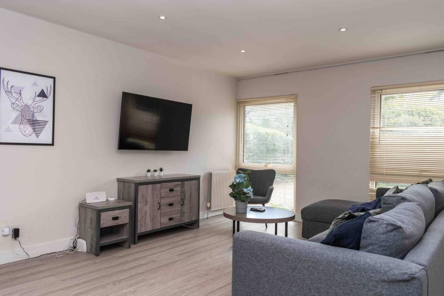 3 Bedroom Bungalow Close To Peak District With Garden Sheffield Ngoại thất bức ảnh