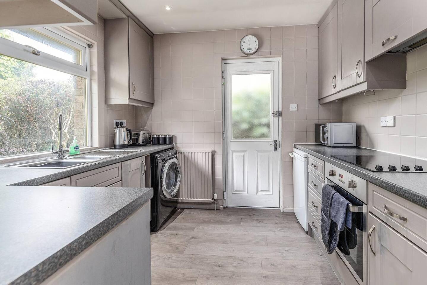 3 Bedroom Bungalow Close To Peak District With Garden Sheffield Ngoại thất bức ảnh